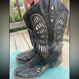 Correl boots size 10